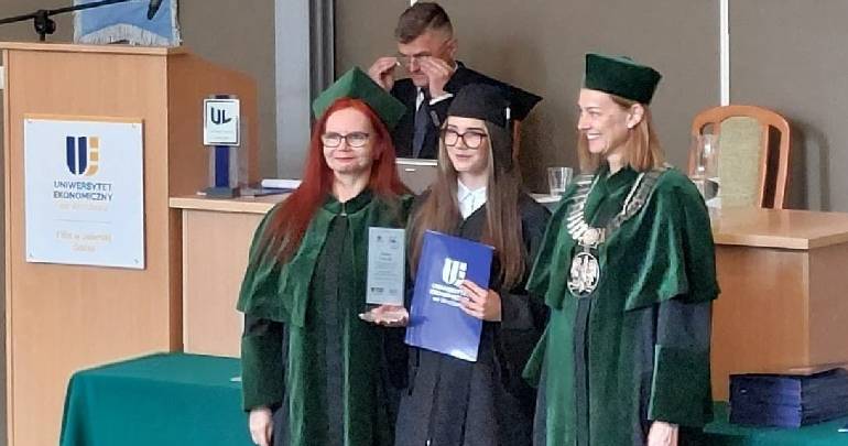 Uczennica janowickiej szkoły absolwentem 7. edycji projektu „Uniwersytet Liderów”