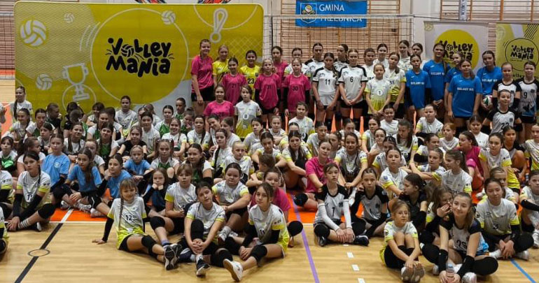 Nasze siatkarki na podium w Trzebnicy 