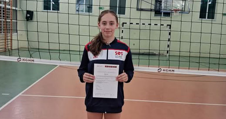 Wspaniały sukces siatkarki UKS-u Sokoliki Janowice Wielkie 