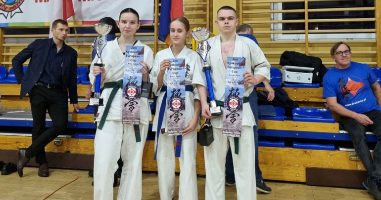 Sukces zawodników Kamiennogórskiego Klubu OYAMA