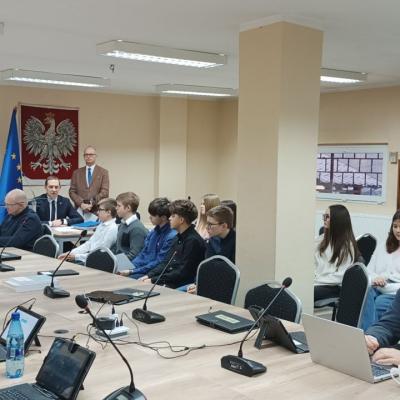  Uczniowie na sesji Rady Gminy Janowice Wielkie