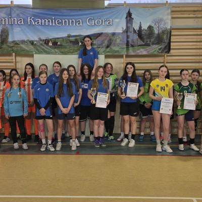 Medale dziewcząt w piłce nożnej 