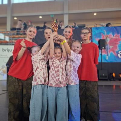 Sukces tancerek z Janowic Wielkich na ogólnopolskich zawodach w Oleśnicy 